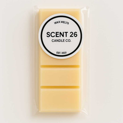 45g Amber Nectar wax melt snap bar featuring 5 glossy rectangular sections, warm golden amber colour with a honeyed swirl effect, fragranced with rich amber, sweet vanilla, and soft musk tones