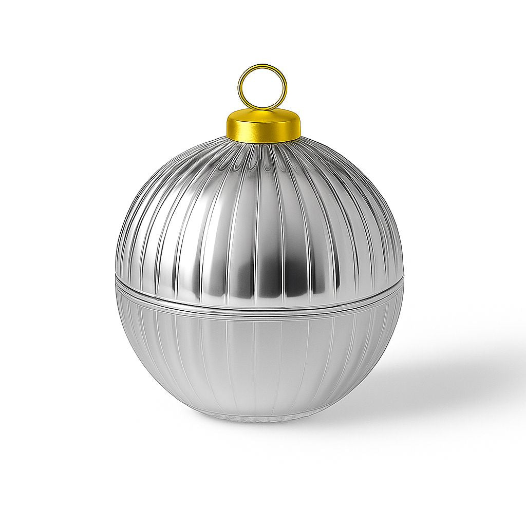 Spiced Cosy Christmas bauble candle with warm holiday fragrance in a luxury design