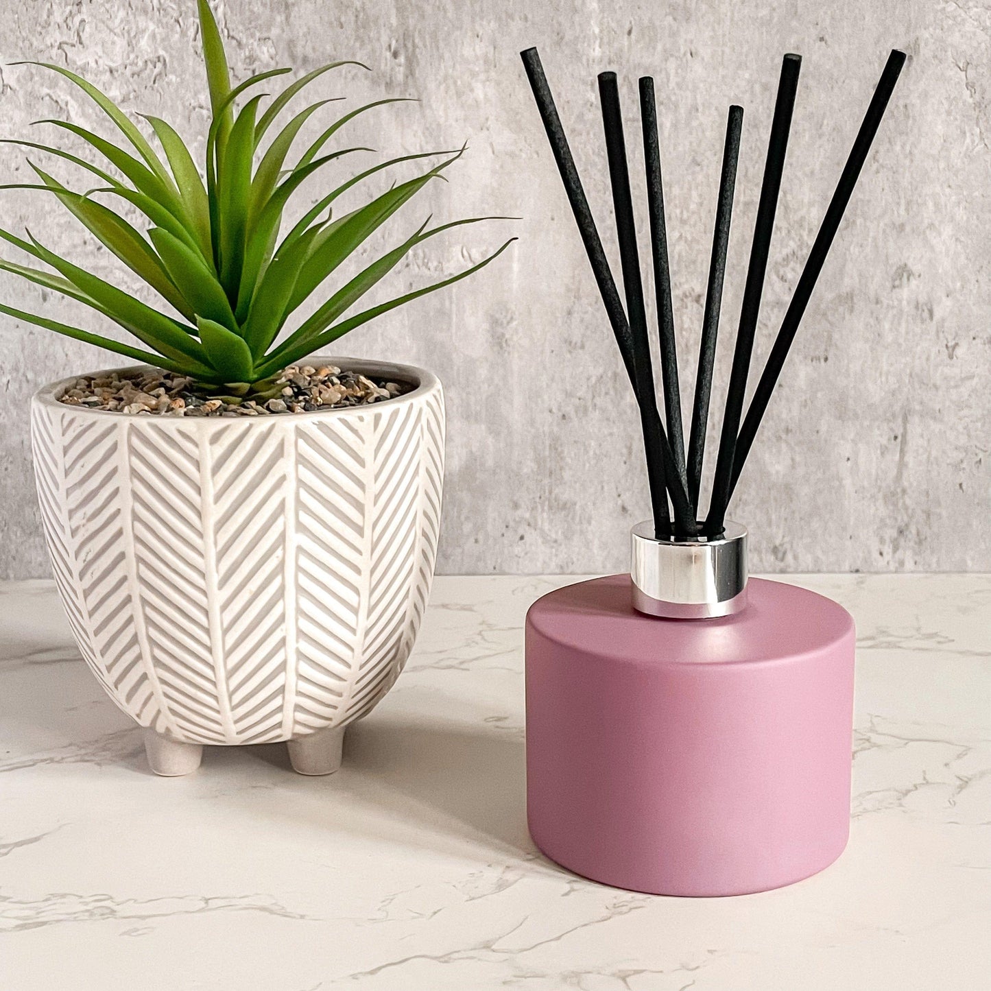 BLACK PLUM + RHUBARB REED DIFFUSER